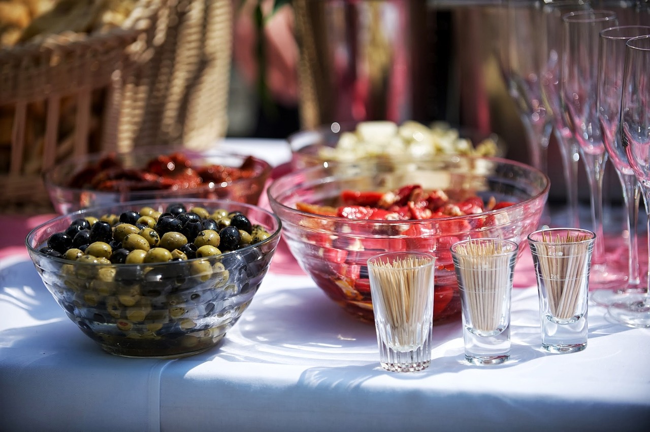 Catering banquet table